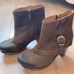 Ladies boots